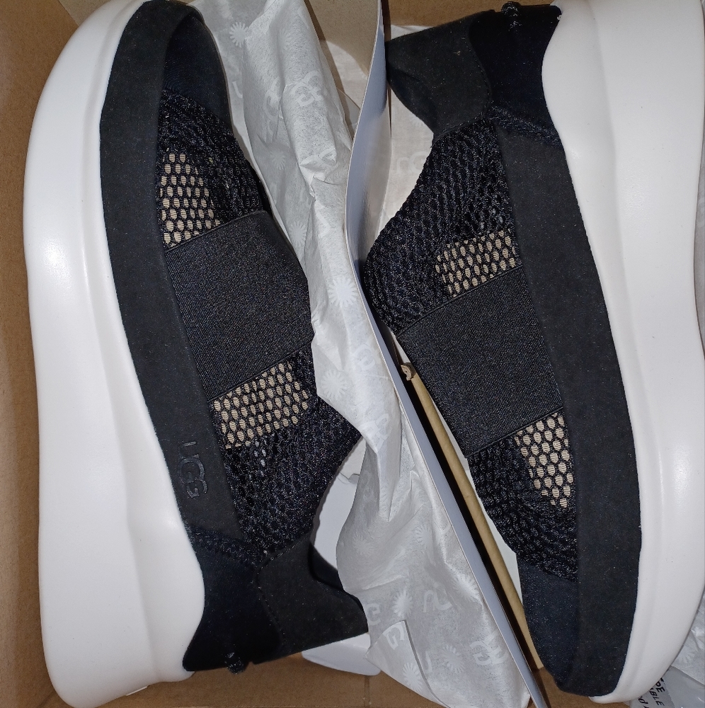 This is a new pair of UGGs. Size 9